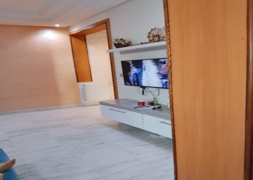 A vendre bel appart  S+2 au RDC avec terrasse