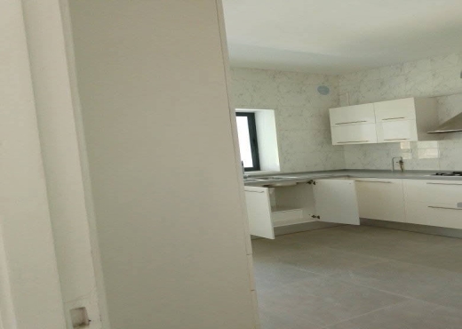 À Louer – Grand étage de villa