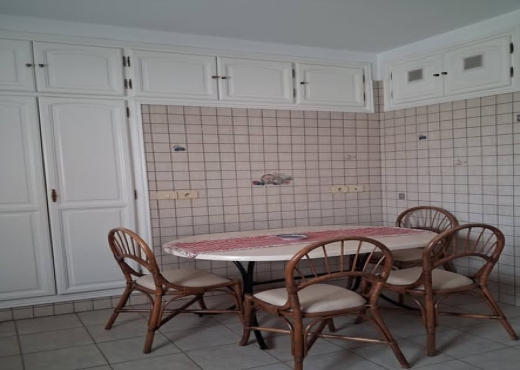 Grand étage de villa (vide ou meublé) - image 4