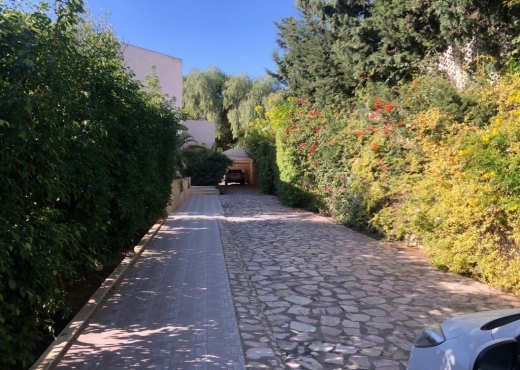 A VENDRE VILLA AU BERGES DU LAC - image 2