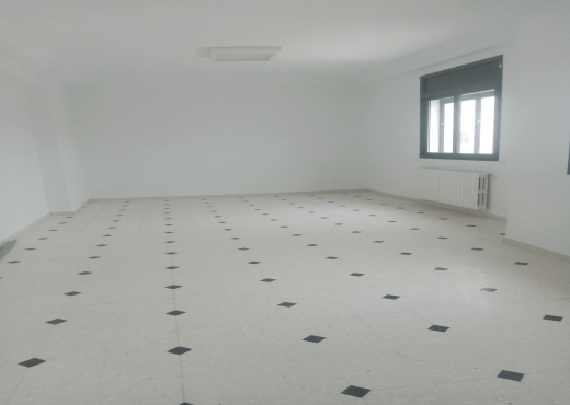 À Louer – Grand étage de villa - image 4